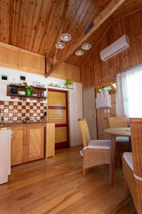 Barna Fahaz Apartment Tarnaszentmaria Ngoại thất bức ảnh